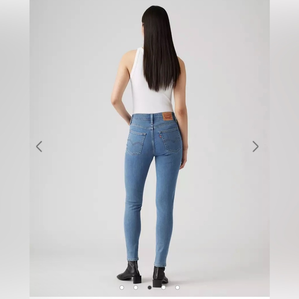 Signature by Levi Strauss Women's Light Blue Skinny Jeans